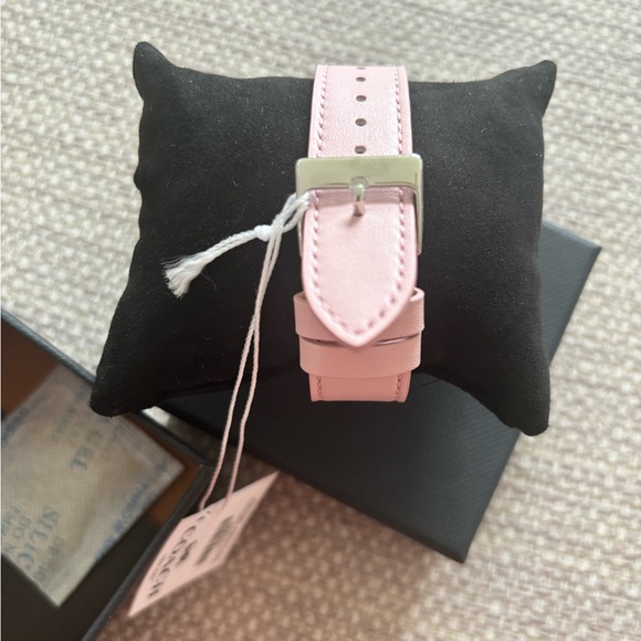Coach pink leather strap watch - Picture 3 of 6
